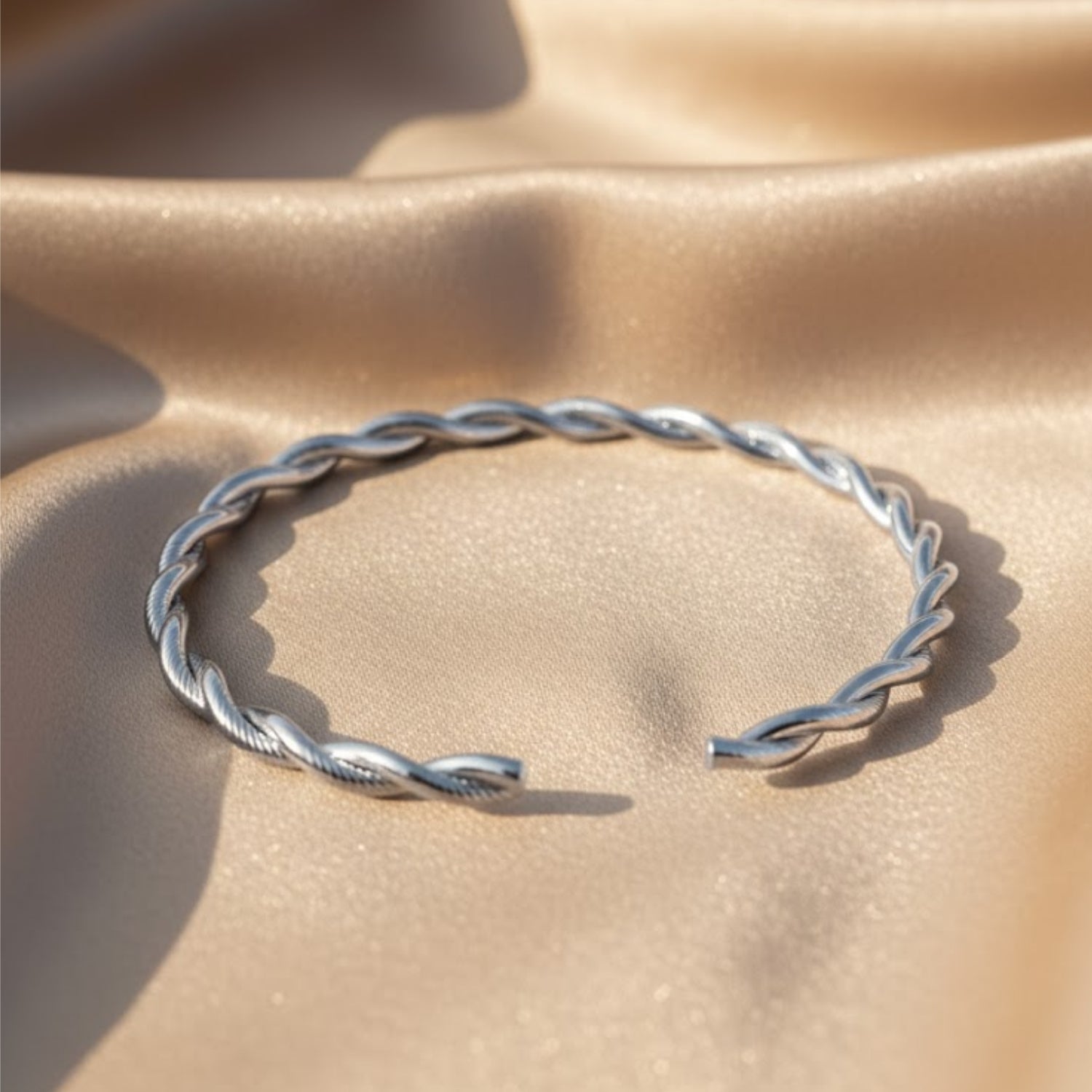 sfeerfoto-bangle-twisted-zilver-2