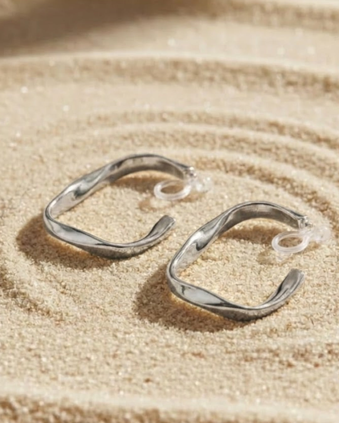 sfeerfoto-kyma-curve-clip-earring-zilver-2