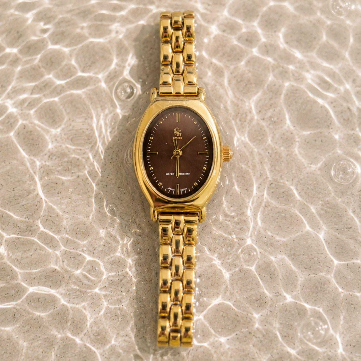 sfeerfoto-nisia-watch-goud-3